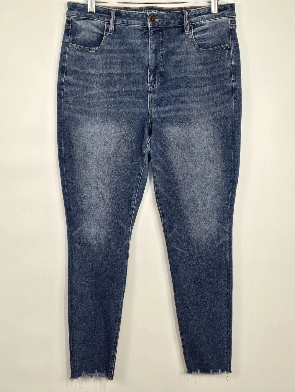 American Eagle Dream Super Hi-Rise Jegging Jeans  Distressed Raw Hem 16